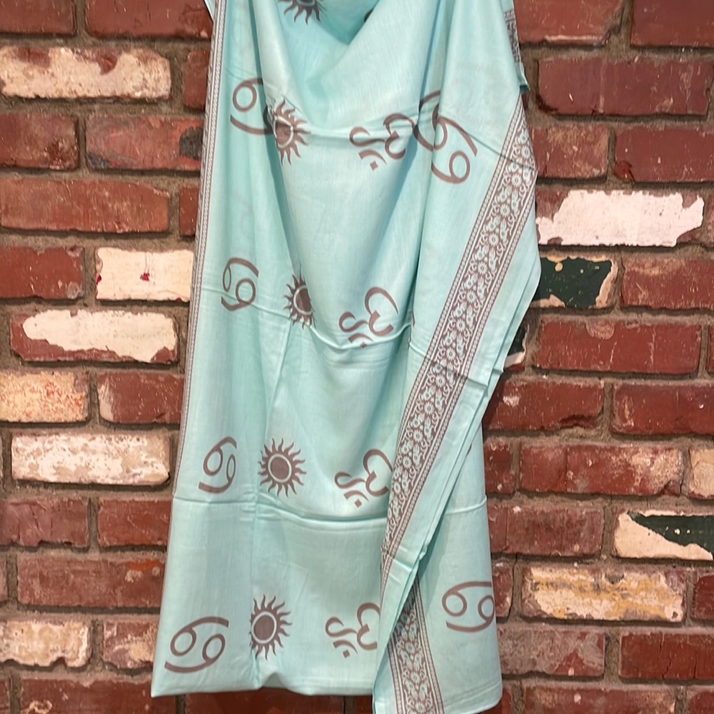 NWT Sir Alistair Rai  horoscope infinity scarf  blue print - Picture 4 of 5